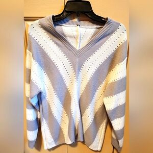 Women's Large V-neck Sweater